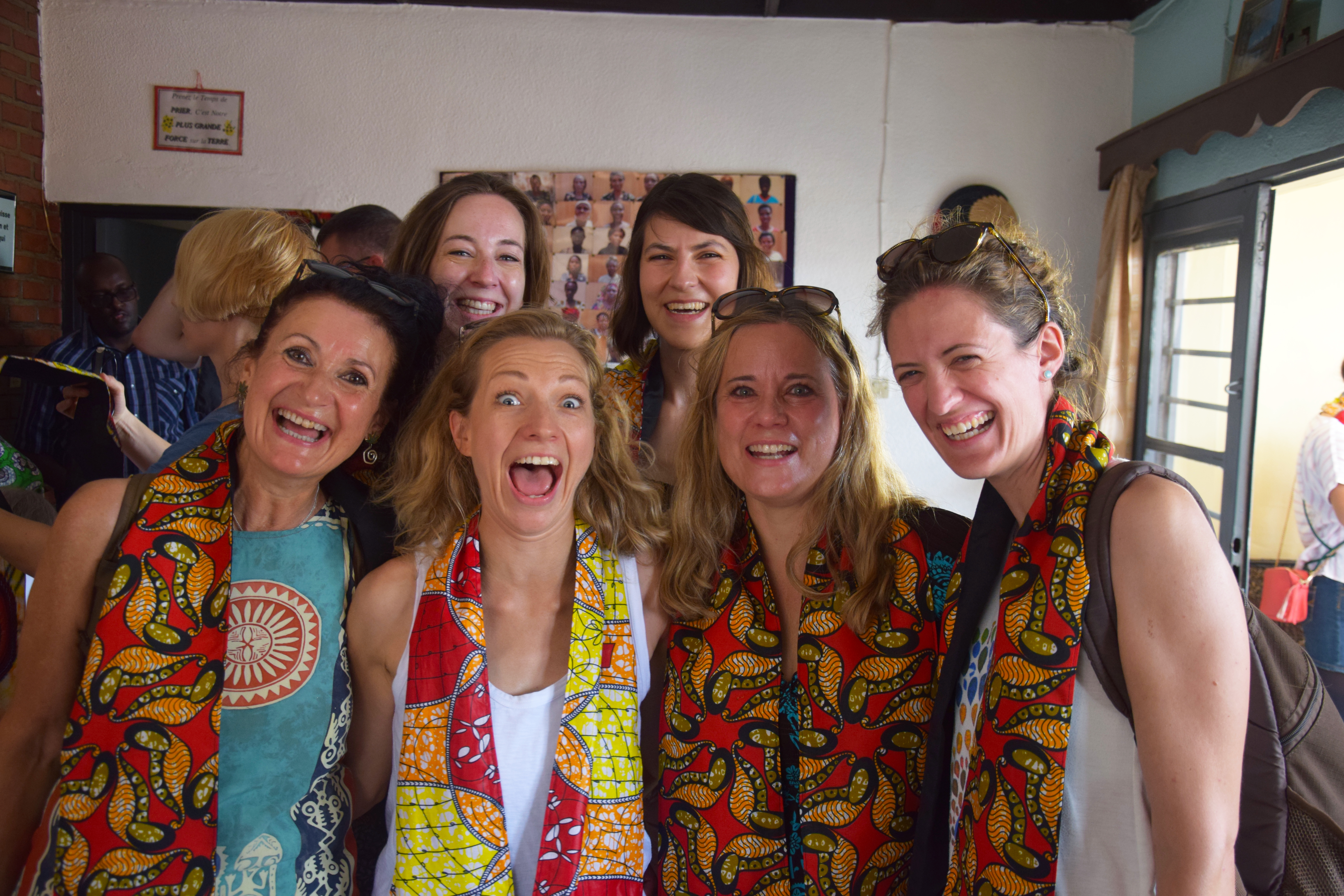 Unsere neuen afrikanischen Chorschals Unsere neuen afrikanischen Chorschals