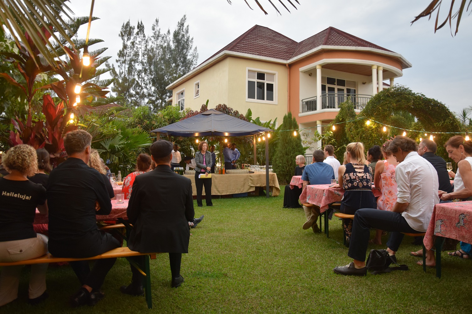 Empfang in der deutschen Botschaft in Kigali Empfang in der deutschen Botschaft in Kigali